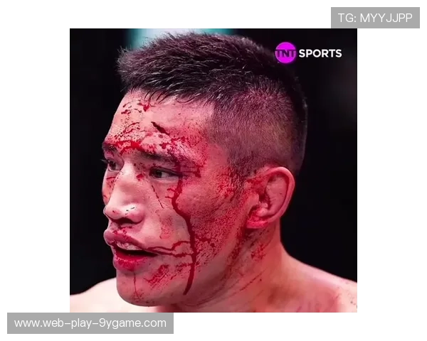 UFC选手被打到空翻再落地，惊艳全场的瞬间！